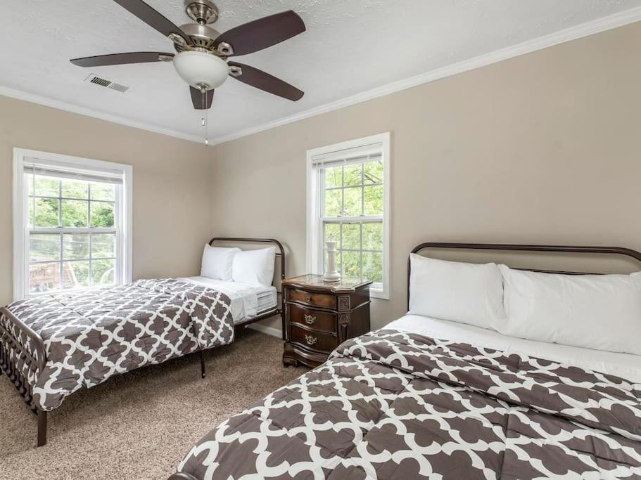 أتلانتا Gorgeous East Village Home Near Downtown Sleeps 12 5 Bedrooms Coffee Bbq Ac Parking المظهر الخارجي الصورة