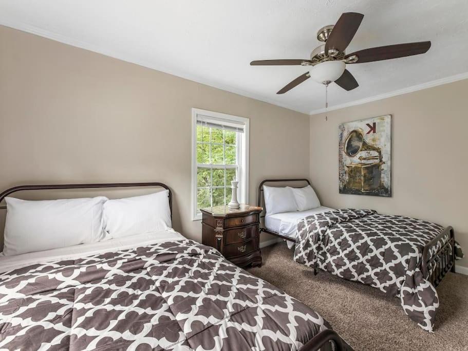 أتلانتا Gorgeous East Village Home Near Downtown Sleeps 12 5 Bedrooms Coffee Bbq Ac Parking المظهر الخارجي الصورة